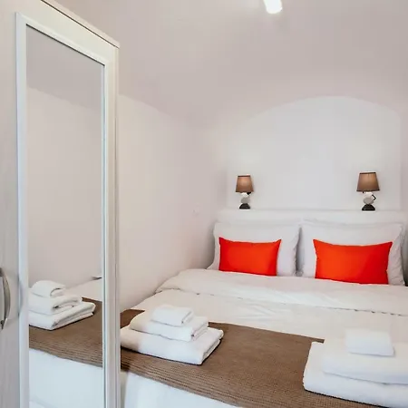 Blue Orchid Cycladic House * Emporio (Santorini)